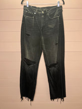 Load image into Gallery viewer, Size 8 American Eagle Black Baggy Mom Jeans
