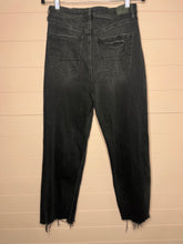 Load image into Gallery viewer, Size 8 American Eagle Black Baggy Mom Jeans
