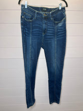 Load image into Gallery viewer, Size 11/30 Judy Blue Skinny Jeans
