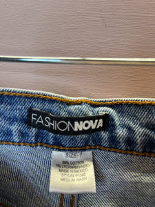 Size 7 Fashion Nova High Rise Straight Jeans