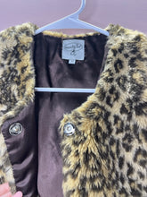 Load image into Gallery viewer, 5T Mudpie Leopard Children’s Faux Fur Vest
