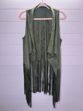 Load image into Gallery viewer, One Size Do Everything In Love Brown Suede Fringe Vest
