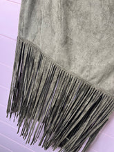 Load image into Gallery viewer, One Size Do Everything In Love Brown Suede Fringe Vest
