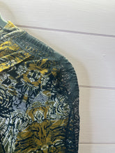 Load image into Gallery viewer, Medium Free People Spliced Hem Lace Top
