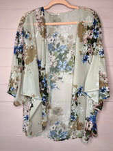 Load image into Gallery viewer, XL Sheer Floral Kimono
