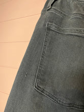 Load image into Gallery viewer, Small Madewell Roadtripper Supersoft Pull-On Jeans in Brendan Wash
