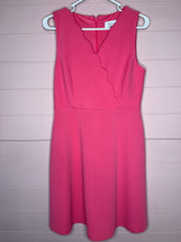 Load image into Gallery viewer, Size 6 Elle Pink Scalloped Neck Dress
