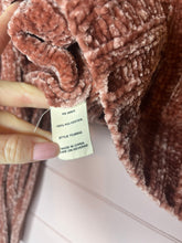 Load image into Gallery viewer, XS Chelsea And Violet Oversized Crop Sweater
