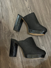 Load image into Gallery viewer, Size 9 NIB Gabrielle Union Black Mules
