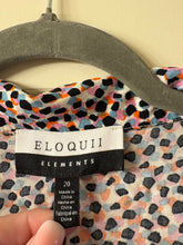 Load image into Gallery viewer, Size 20 Eloquii Button Up Crop Top
