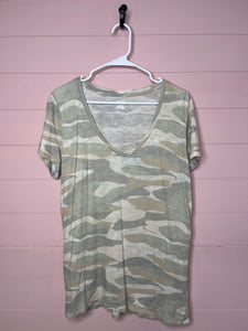 Large PINK Victoria’s Secret Camo Print Short Sleeve V-Neck T-Shirt