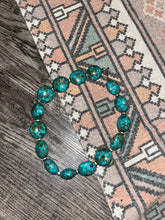 Load image into Gallery viewer, Turquoise Stone Choker Necklace
