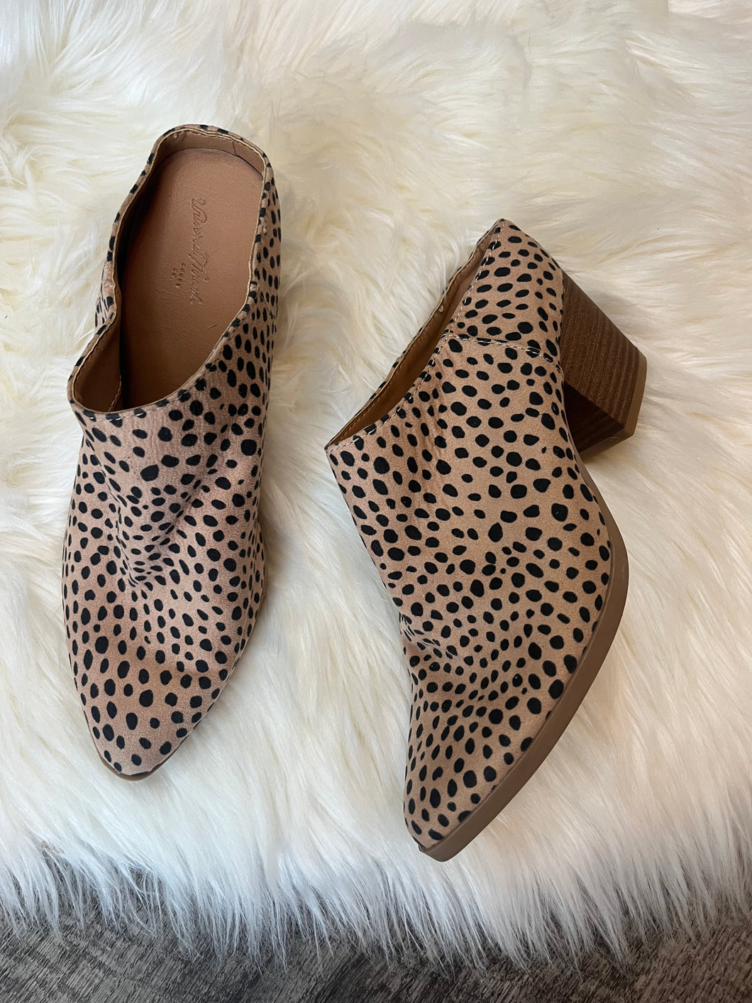 6.5 Universal Thread Leopard Dot Heeled Slip On Mules