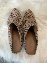 Load image into Gallery viewer, 6.5 Universal Thread Leopard Dot Heeled Slip On Mules
