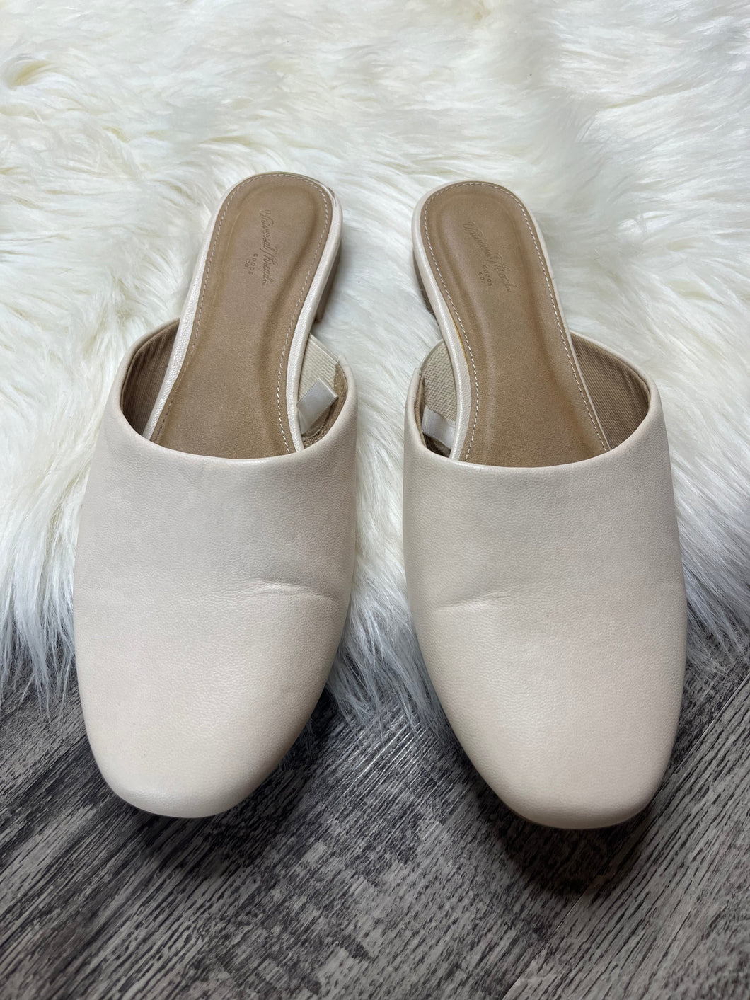 8.5 Universal Thread Slip On Mule Flats