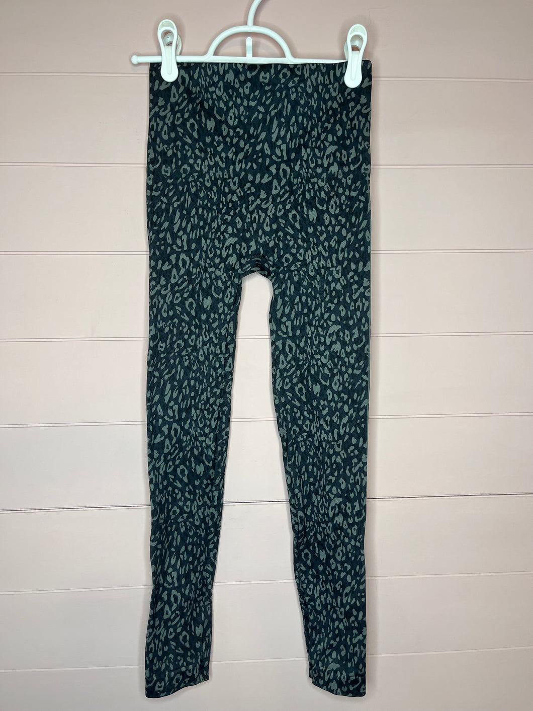 Small Spanx Look At Me Now Seamless Leopard Leggings