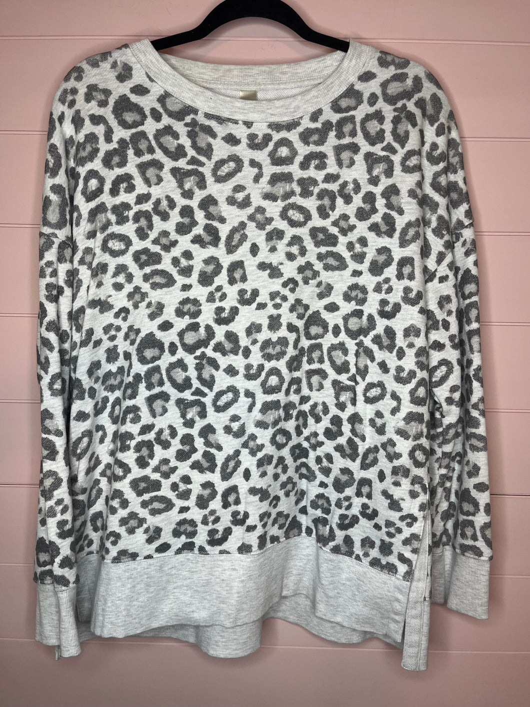 XL Green Tea Leopard Sweatshirt