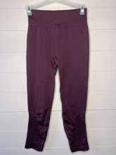 Load image into Gallery viewer, Small Aerie Maroon Perforated Leggings
