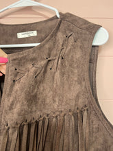 Load image into Gallery viewer, XL Hotouch Brown Fringe Suede Western Vest
