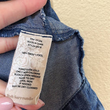 Load image into Gallery viewer, Petite Small Soft Surroundings Petite Denim Button Front Top
