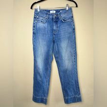 Load image into Gallery viewer, Size 25 Closed High Rise Cropped Denim Jeans
