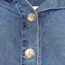 Load image into Gallery viewer, Petite Small Soft Surroundings Petite Denim Button Front Top
