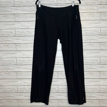 Load image into Gallery viewer, Medium Lucy Black Short Cropped High Rise Yoga Pants
