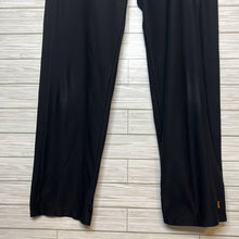 Load image into Gallery viewer, Medium Lucy Black Short Cropped High Rise Yoga Pants
