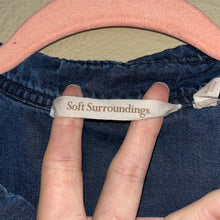 Load image into Gallery viewer, Petite Small Soft Surroundings Petite Denim Button Front Top
