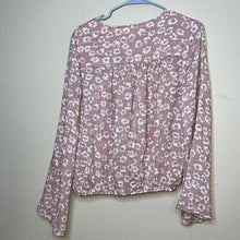 Load image into Gallery viewer, Medium Altar’d State Boho Pink Celia Pink Dot Wrap Top
