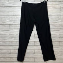 Load image into Gallery viewer, Medium Lucy Black Short Cropped High Rise Yoga Pants
