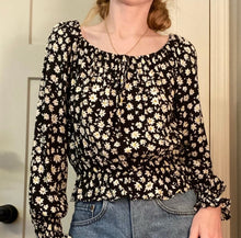 Load image into Gallery viewer, Small H&amp;M Black Daisy Floral Smock Crop Top
