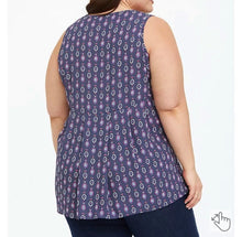 Load image into Gallery viewer, Torrid GREY MANDALA GEORGETTE HI-LO TANK
