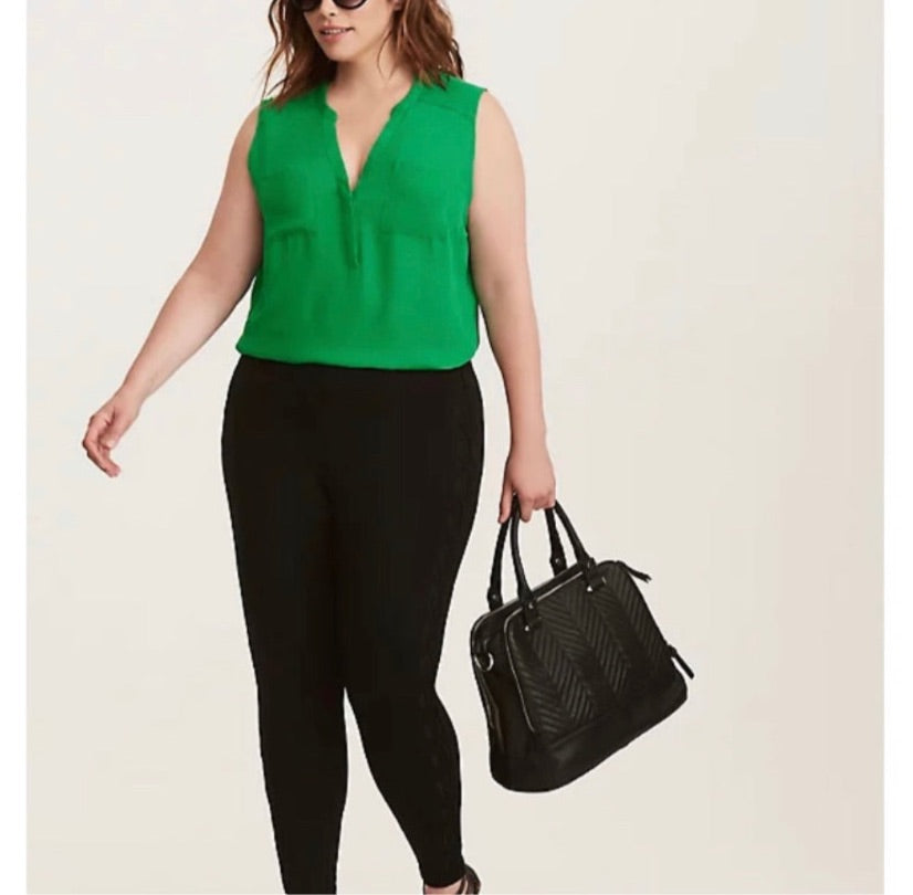 Torrid HARPER - GREEN GEORGETTE SLEEVELESS BLOUSE