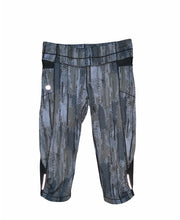Load image into Gallery viewer, Athleta | Black &amp; Gray Cropped Leggings
