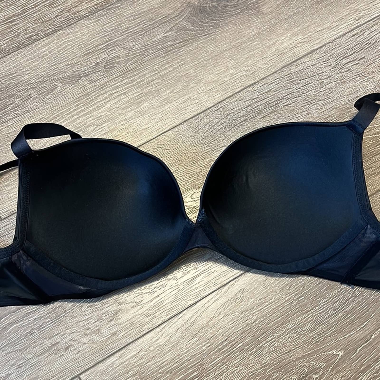 Cacique, Intimates & Sleepwear, Cacique The Cool Collection Vented Gore  Molded Cup Underwire Bra 4dd Black New