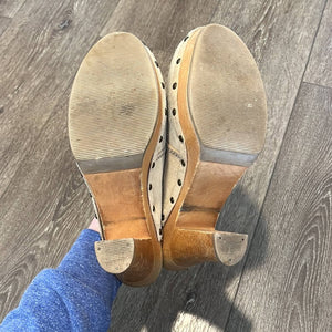 Size 9B Steve Madden Beige Faris Leather Platform Slip On Clog Heels