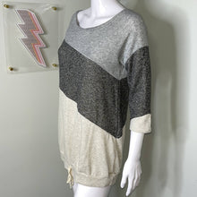 Load image into Gallery viewer, Size Large 12pm By Mon Ami Color Block Sweatshirt Top
