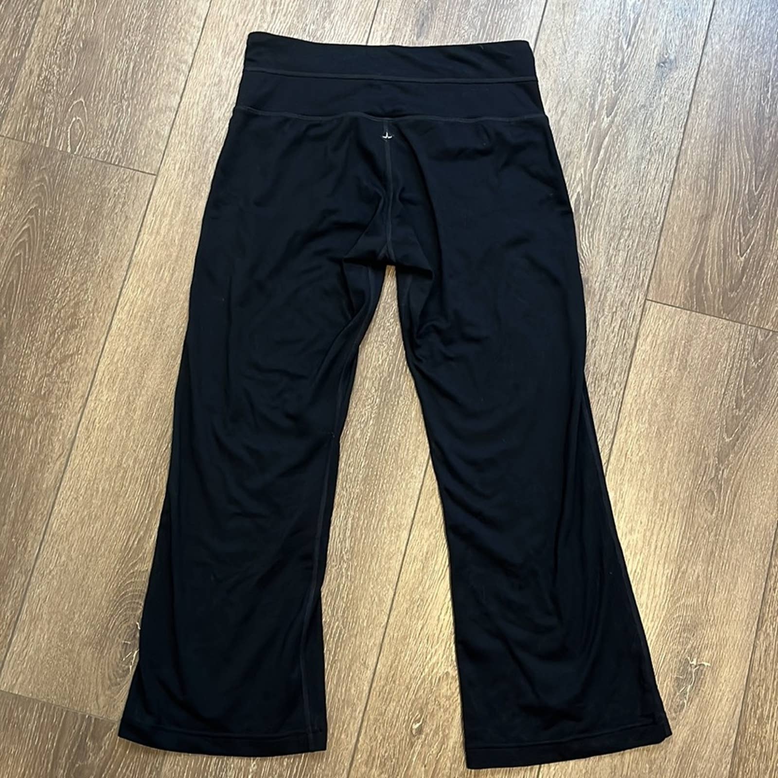 Small Prana Black Cropped Flare Yoga Pants – Thrifty Babes