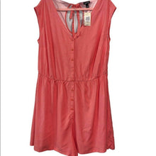 Load image into Gallery viewer, Size 0X Torrid NWT Coral &amp; White Multi-Dot Sleeveless Romper
