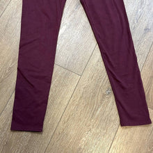 Load image into Gallery viewer, Small Aerie Maroon 7/8 Leggings
