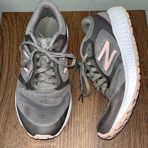 Size 9 New Balance Gray Pink White Running Tennis Shoes